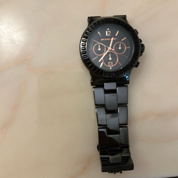 Michael Kors watch - Picture 1 of 2